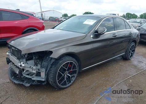 2015 Mercedes-Benz C 300 4Matic/Luxury 4Matic/Sport 4Matic из США, поврежденный, VIN 55SWF4KB2FU037297